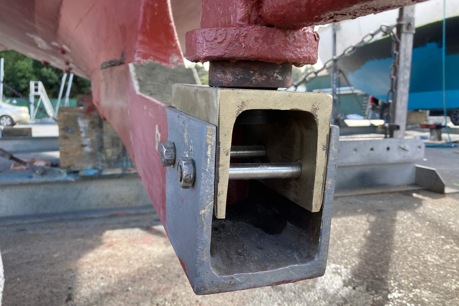 rudder bracket